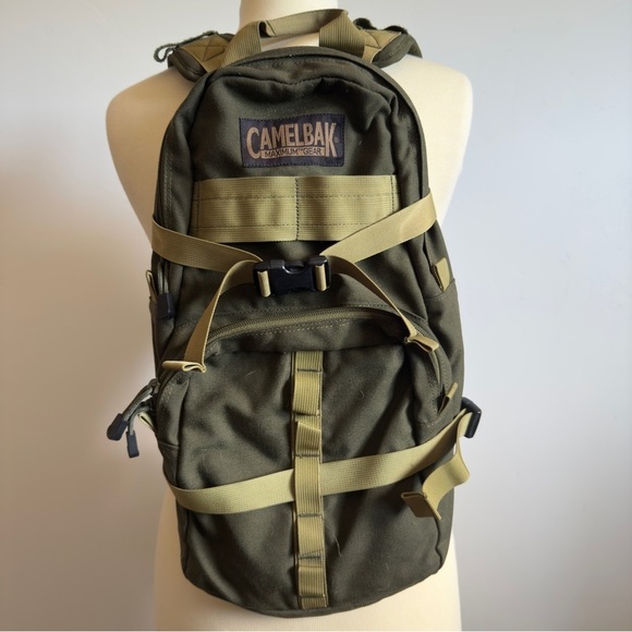Camelbak Other - Camelbak Vtg Hydration backpack in military green 3L